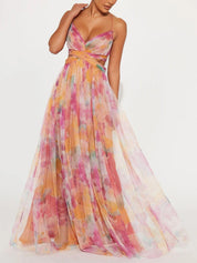 Elegancka Sukienka Maxi w Kwiatowy Wzór z Dekoltem w Serek