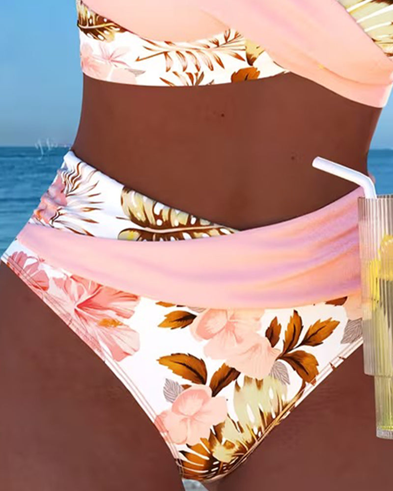 Bikini z kontrastującym wzorem kwiatowym i rozcięciem