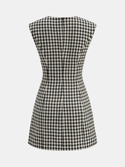 Sukienka mini w kratę houndstooth z detalem w kształcie wędzidła
