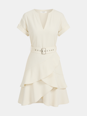 Sukienka z falbanami, dekoltem w serek i krótkim rękawem