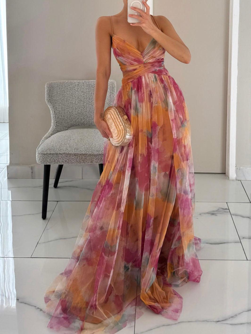 Elegancka Sukienka Maxi w Kwiatowy Wzór z Dekoltem w Serek