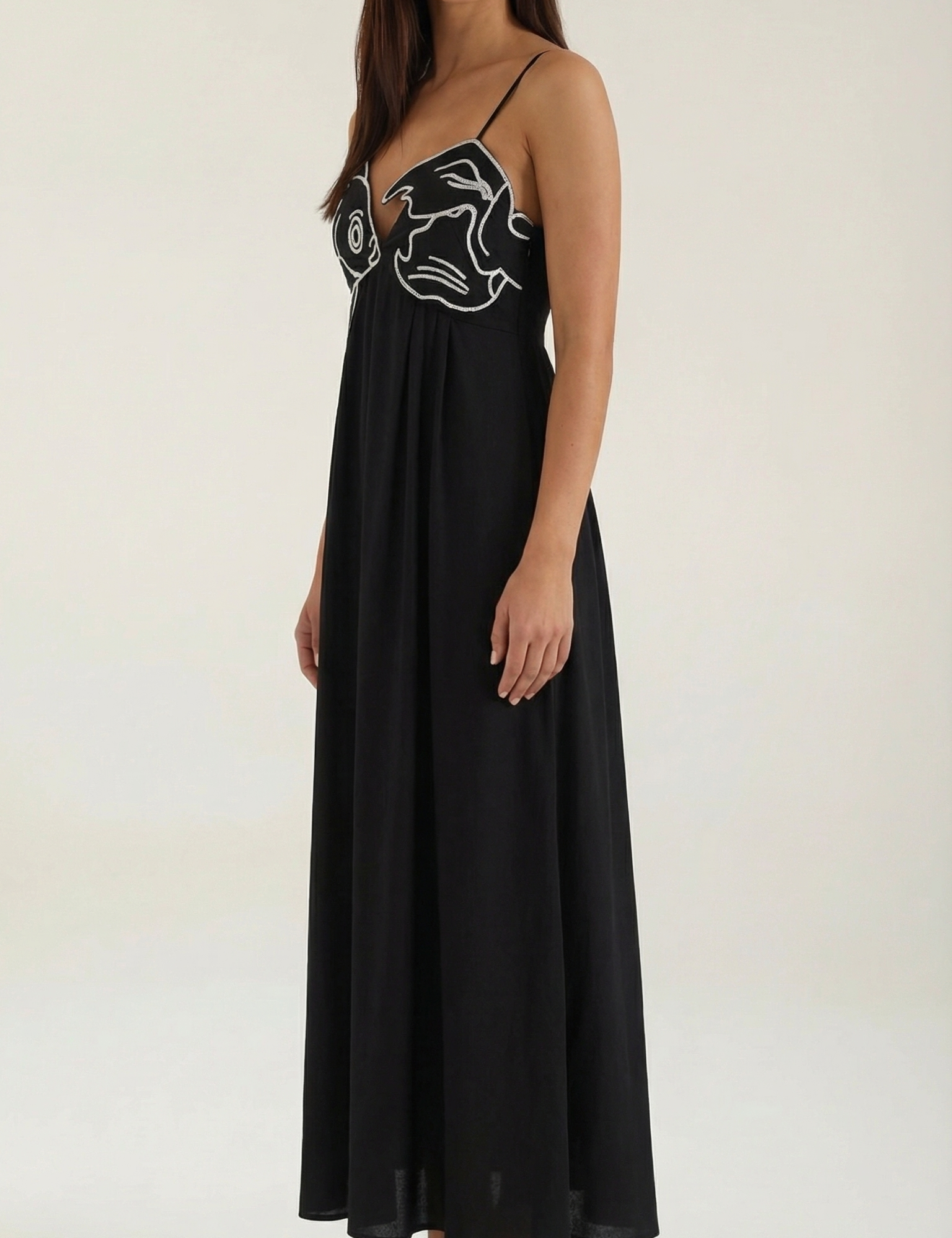 rosa-mae-de-deborah-besticktes-maxikleid-maxikleider-schwarz-1324315.png
