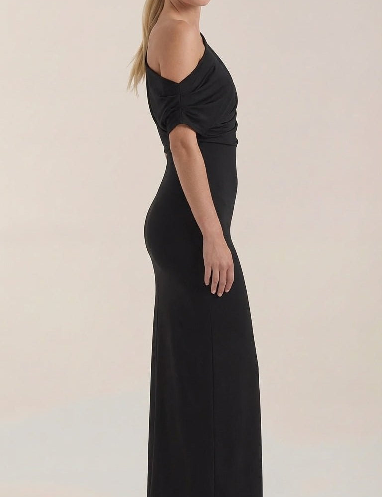rosa-mae-deutschland-candice-einschulter-maxikleid-maxikleider-schwarz-8747973.jpg