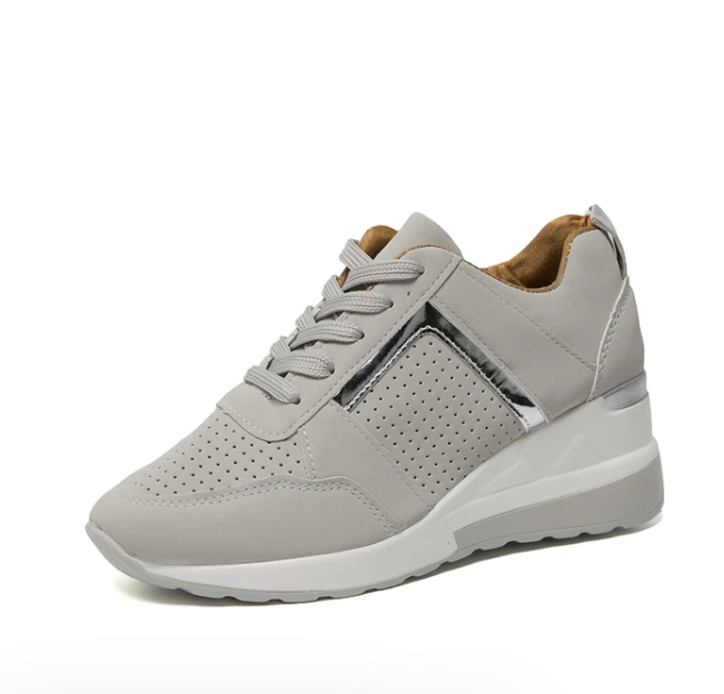wolf_sneaker_gray_225faed5-f878-45e8-b35a-7522450b0256.png